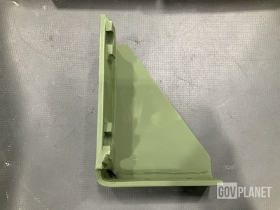 (44) 12420047 Angle Brackets