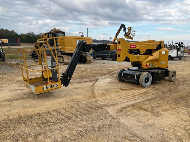 2017 JLG E400AJPN 2WD Electric Articulating Boom Lift