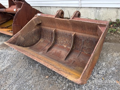72 in Cleanup Excavator Bucket