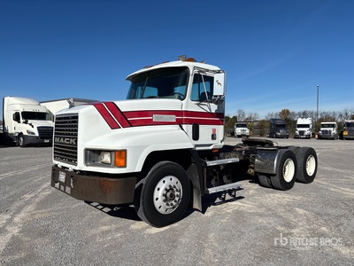 1993 Mack CH613 6x4 Ciągnik siodłowy T/A z kabiną dzienną