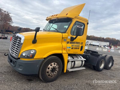 2015 Freightliner Cascadia 125 6x4 T/A Day Cab Truck Tractor