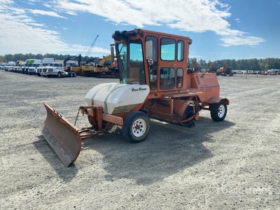 2001 Broce RJ350 Self-Propelled Broom
