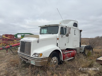 1998 International 9200 تراكتور شاحنة كابينة النوم (ثنائية المحور) (Inoperable)