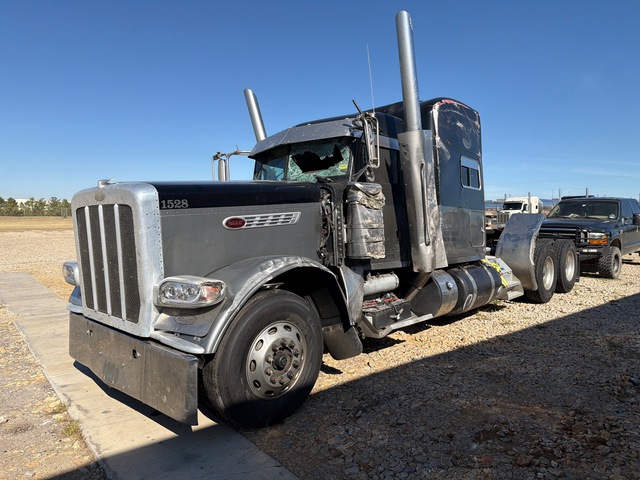 2017 Peterbilt 389 6x4 T/A Sleeper Truck Tractor (Inoperable)