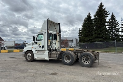 2015 Freightliner Cascadia 125 6x4 T/A Day Cab Truck Tractor