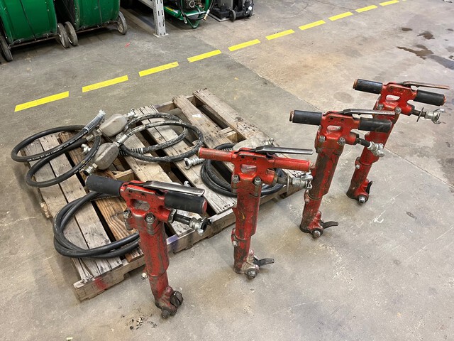 Quantity of (4) Tamco TOKUPB-40-1-S Pneumatic Demolition Breakers