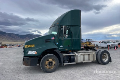 2015 Mack CXU612 4x2 S/A Day Cab Truck Tractor
