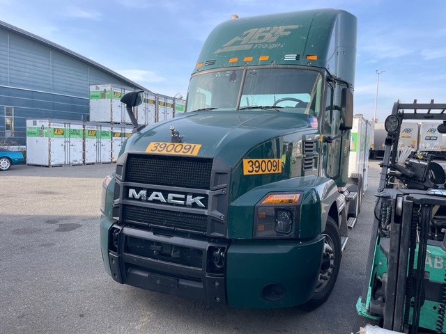 2020 Mack Anthem 6x4 T/A Day Cab Truck Tractor (Inoperable)