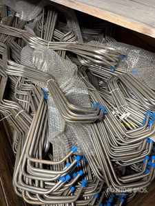 Lot of (980) Tube, Bent, Metallic