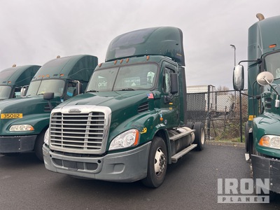 2018 Freightliner Cascadia 113 4x2 S/A Day Cab Truck Tractor