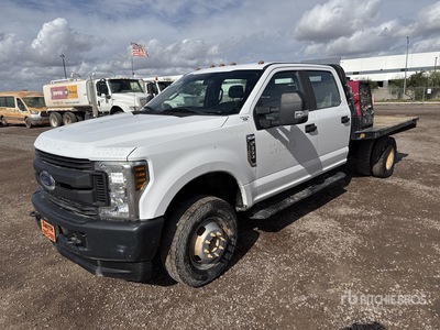2019 Ford F-350 4x4 Crew Cab Camion à Plateau