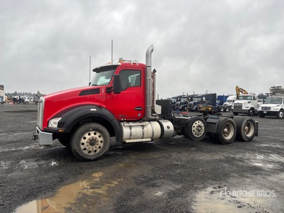 2016 Kenworth T880 8x4 Day Cab Truck Tractor