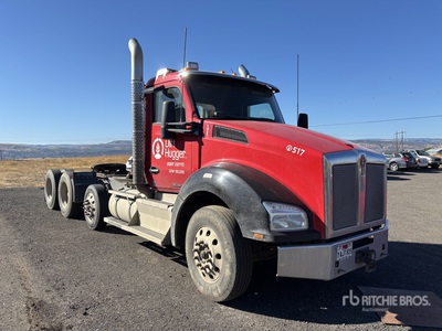 2016 Kenworth T880 8x4 Tri/A Day Cab Truck Tractor
