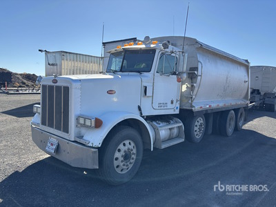 2002 Peterbilt 378 8x4 Camion à benne basculante Tri/E