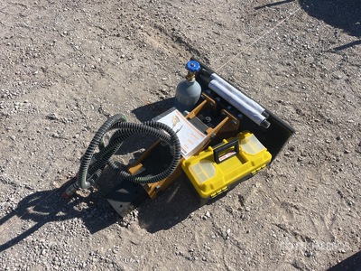 2025 STARVOX SV-BR40 Mini Skid Steer Breaker (Unused)