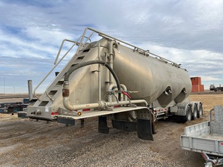 Pneumatic Bulk Trailers