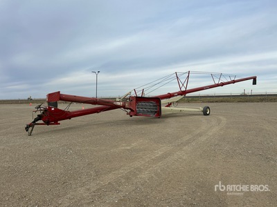 2018 Farm King 1395 13 in x 95 ft Swing Grain Auger