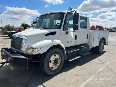 2012 International 4300 4x2 Crew Cab Camión Utilitario