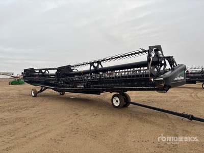 2011 MacDon FD70 40 ft Flex Draper رأس الحصادة المجمعة