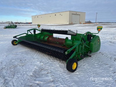 2013 John Deere 615 P 15 ft Combine Pickup Header