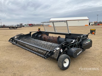 2011 MacDon PW7 15 ft Tête de moissonneuse-batteuse