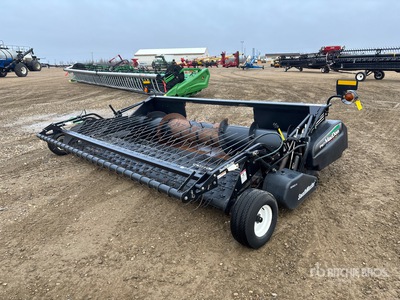 2009 MacDon PW7 15 ft Testata pickup per mietitrebbia