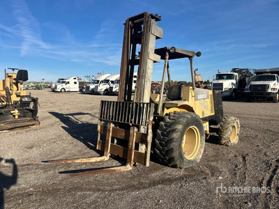 1999 Harlo HC8000-4WD-21-8 8000 lb 4x4 Gelände-Gabelstapler (Inoperable)