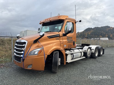 2020 Freightliner Cascadia 126 8x4 Cabeza Tractora Cabina Corta (Inoperable)