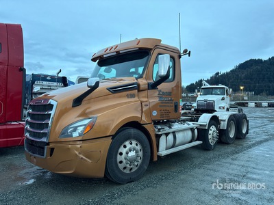 2019 Freightliner Cascadia 126 8x4 Cabeza Tractora Cabina Corta (Inoperable)