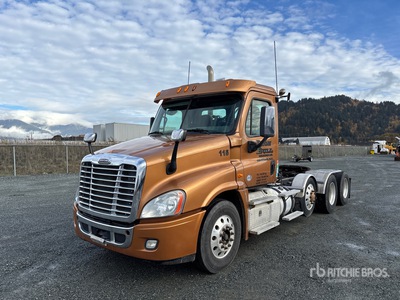 2014 Freightliner Cascadia 125DC 8x4 Tri/A Day Cab Truck Tractor