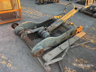 Tag 33 in Hydraulic Baggerdaumen