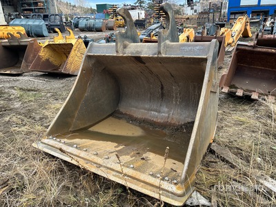 68 in Q/C Cleanup Excavator Bucket - Fits Hyundai HX350A