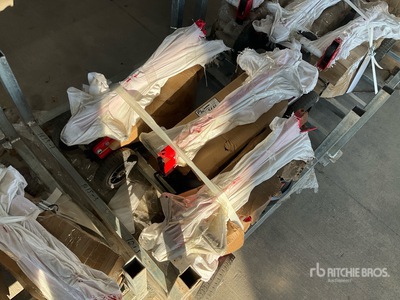 Quantity of (3) 2025 STARVOX JB120TS Air/Hydraulic Floor ジャッキ (Unused)