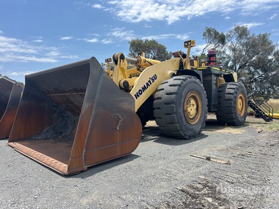 1990 Komatsu WA800-2 Wheel Loader