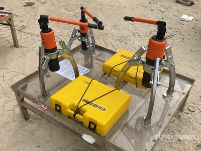 Quantity of (3) Mackman Hydraulic Gear Puller Divers (Unused)