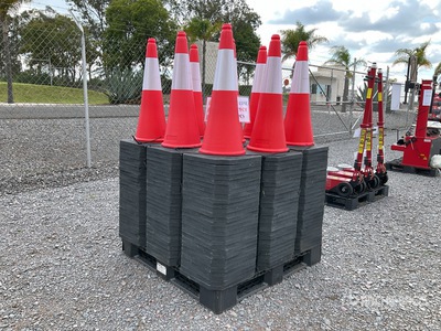 Quantity of (252) 2025 Lote de Conos para Trafico (Sin Usar) / Traffic Cone