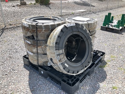 Quantity of 2025 Lote de Llantas Solidas para Montacargas (Sin Usar) / Solid Tires (Unused) - Fits Forklift