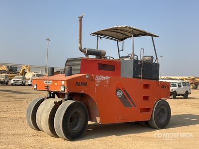 2001 Hamm GRW18 8 Wheel Compacteur pneumatique