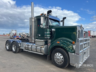 2013 Kenworth T909 6x4 Tracteur routier couchette