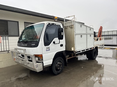 2000 Isuzu NPR 4x2 Camion de servicios