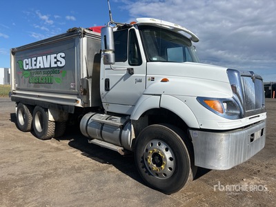 2007 International 7600 6x4 を見 Dump Truck