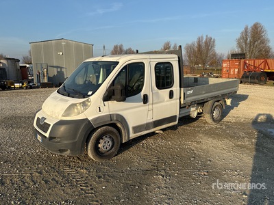 2012 Peugeot Boxer Crew Cab Flatbed Truck