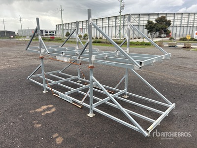 Quantity of (2) Wiretainers Stillages Divers