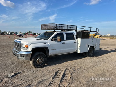 2018 GMC Sierra 3500HD 4x4 Crew Cab Utility Truck