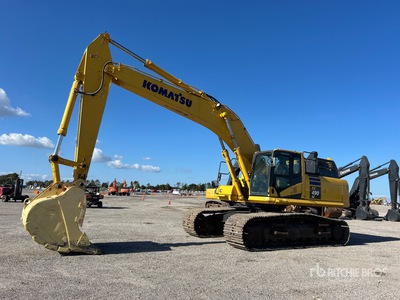 2020 Komatsu PC490LC-11 Tracked Excavator