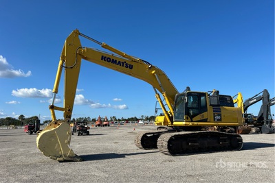 2020 Komatsu PC490LC-11 Tracked Excavator