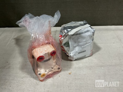 (2) Honeywell 2040676-6 Hydraulic Motors