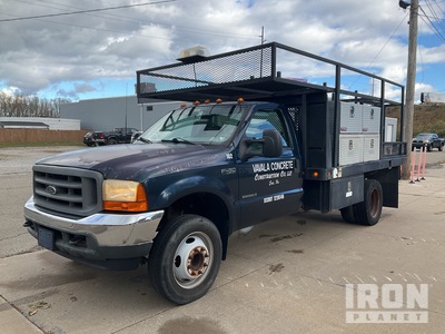 2001 Ford F-450 XL 4x2 Flatbed Truck