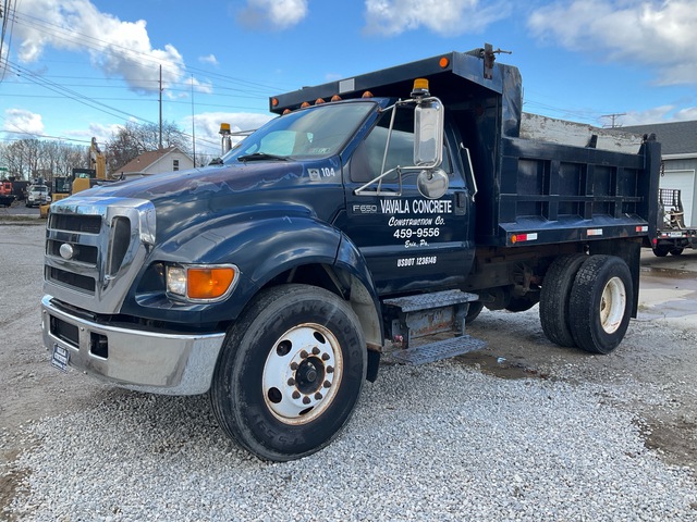 2006 Ford F-650 XLT 4x2 S/A Dump Truck