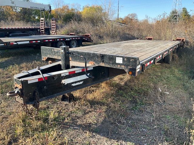 2013 Towmaster T-40 30 ft T/A Equipment Trailer
